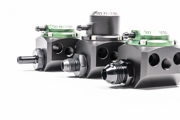 Radium FPD-XR Inline Fuel Pulse Damper Kit - 8AN