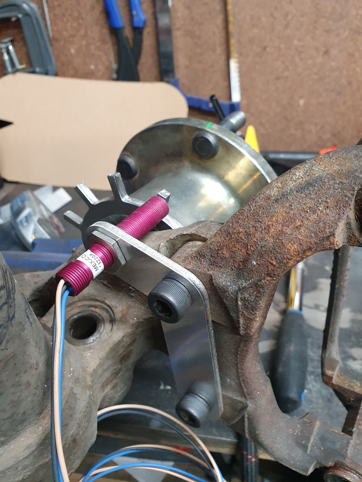 WHEEL SPEED RELUCTOR VT HUB
